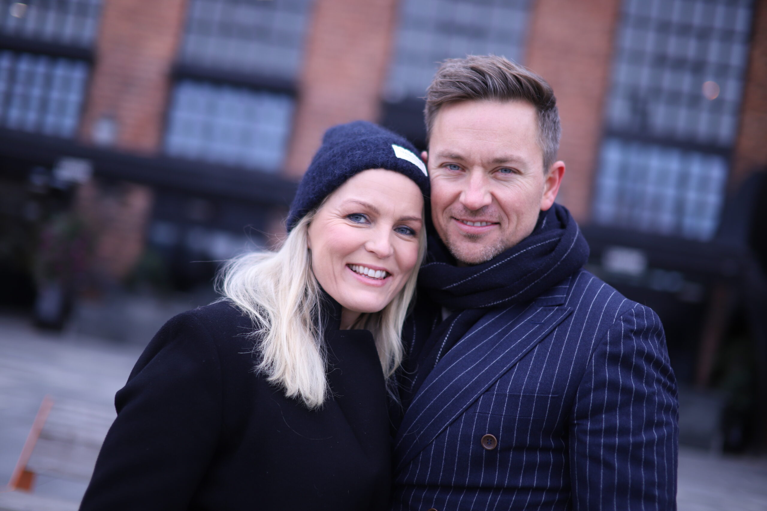 Guro Fostervold Tvedten og Håvard Tvedten utenfor tannklinikken til Oris Dental Aker Brygge, 2021.